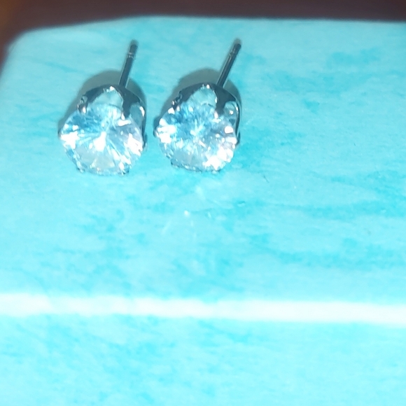 Elegant Silver Stud Earrings - Picture 7 of 9
